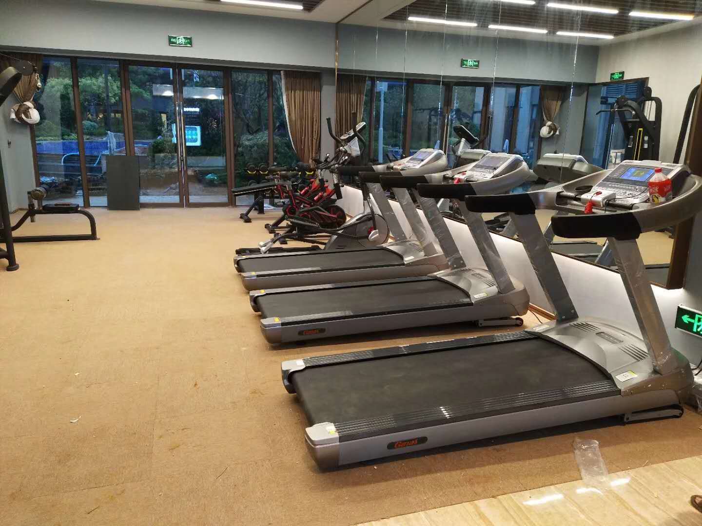 湖南常德碧桂园凤凰酒店健身房图片 快猫APP下载安卓酒店健身器材厂家直供