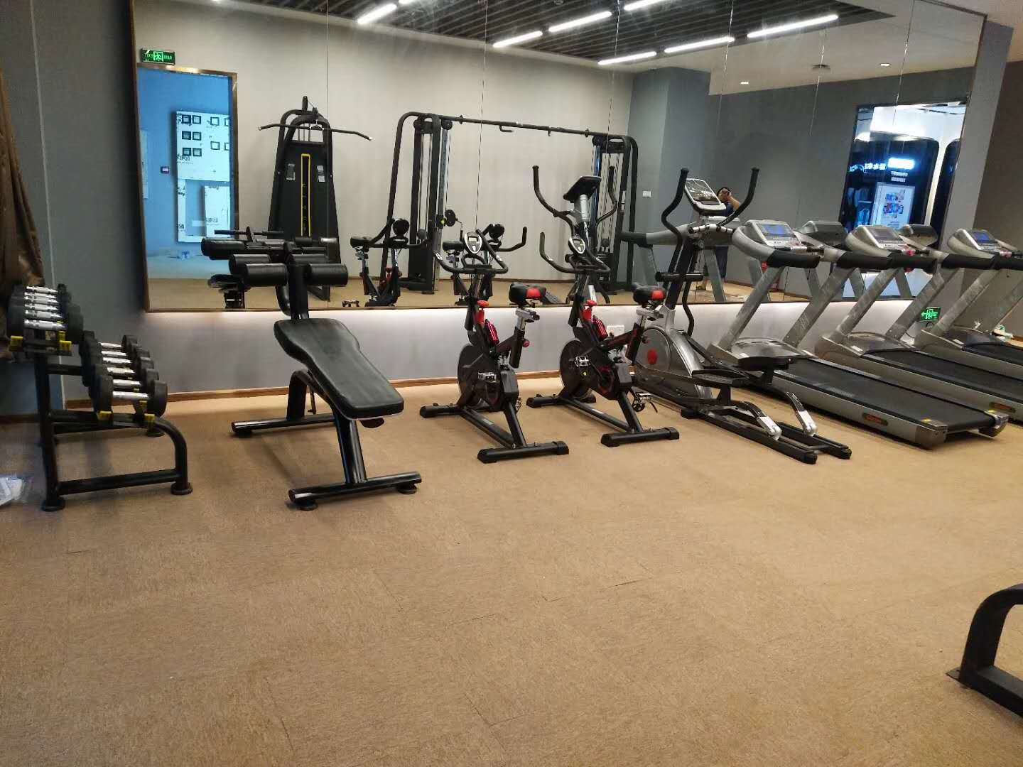 湖南彬州临武健身房图 快猫APP下载安卓健身器材制造商